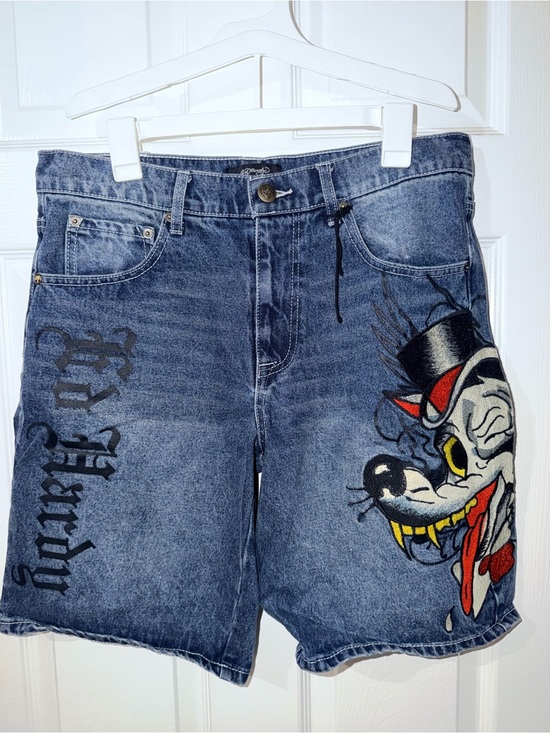 Ed Hardy Other - Ed Hardy Embroidered Wolf Top Hat Denim Jorts Size 32 Y2K Tattoo Print Shorts